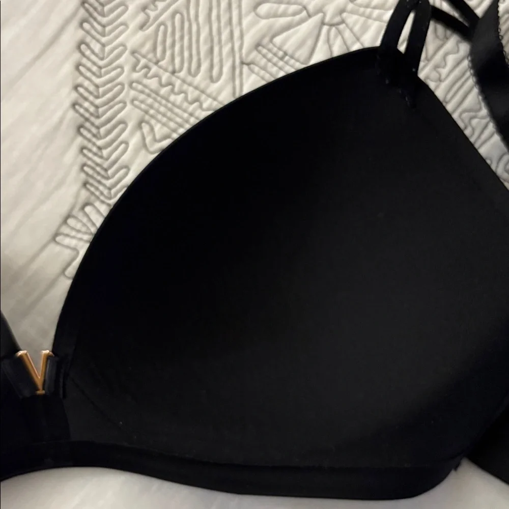 Black Push-Up Bra with V-Detail - Women Intimates - Picture 3 of 5